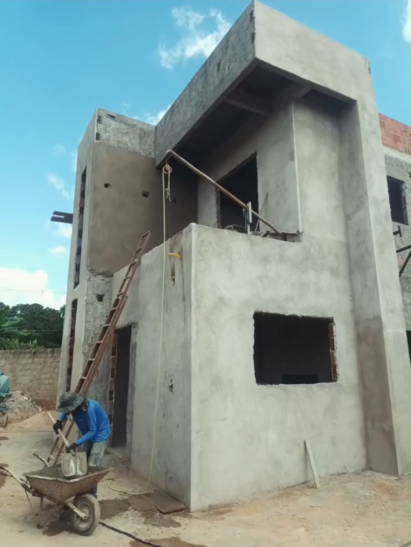 Estrutura em concreto de residência em construção